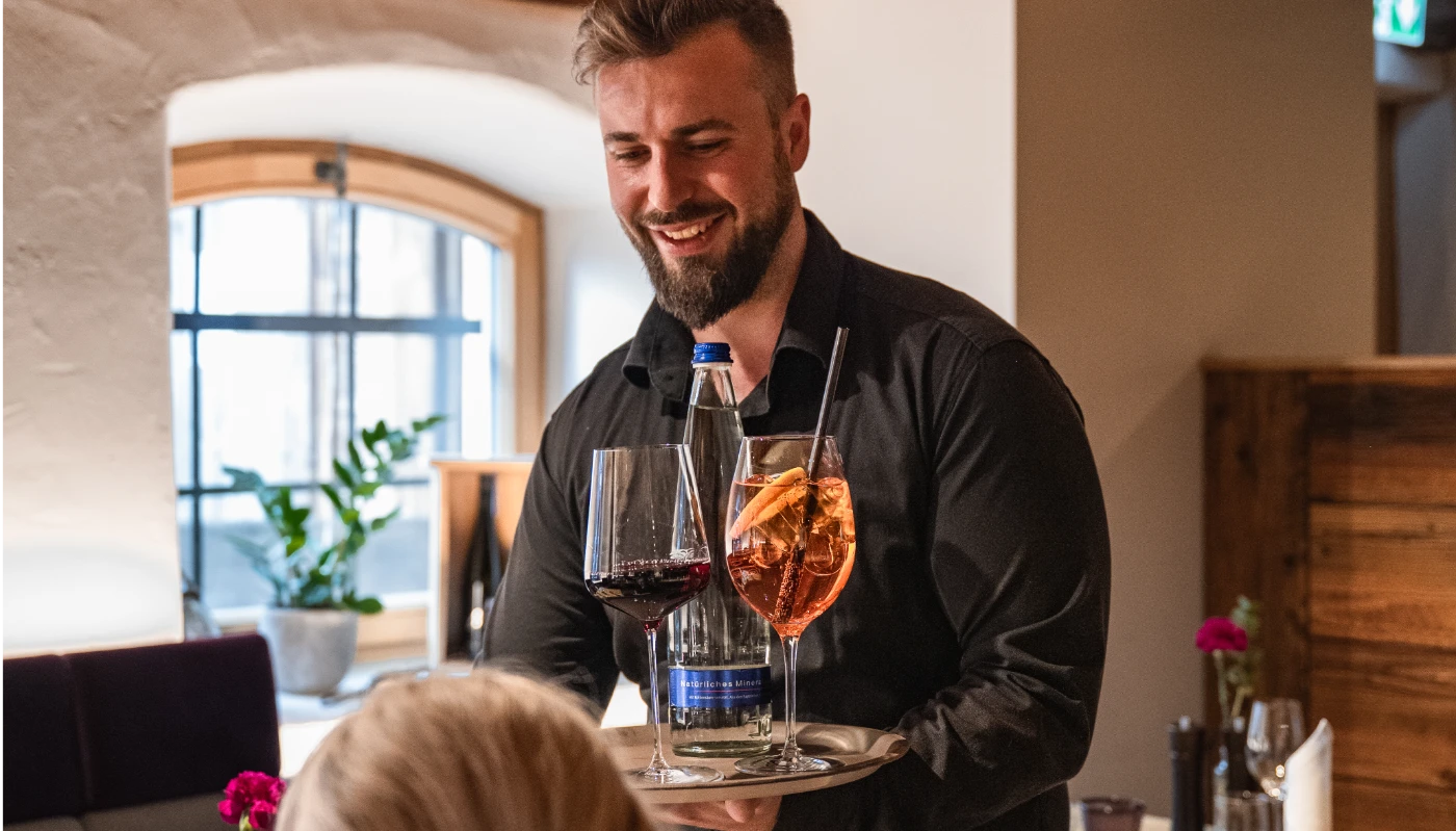 poeltner-hof-weilheim-restaurant-hotelbar